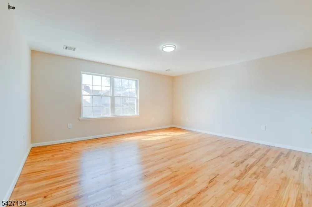 15-21 Oraton St, Newark, NJ 07104