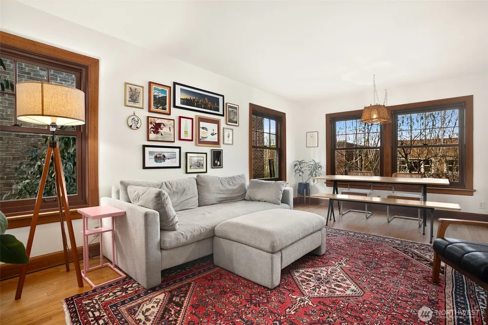 408 Bellevue Ave E, Seattle, WA 98102