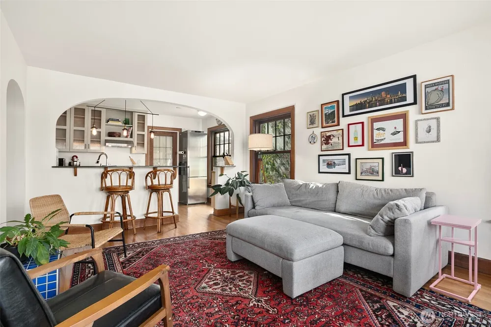 408 Bellevue Ave E, Seattle, WA 98102