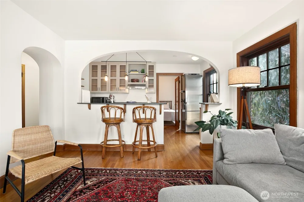 408 Bellevue Ave E, Seattle, WA 98102