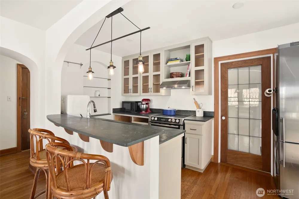 408 Bellevue Ave E, Seattle, WA 98102