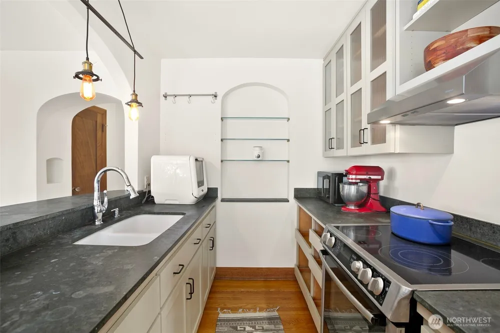 408 Bellevue Ave E, Seattle, WA 98102