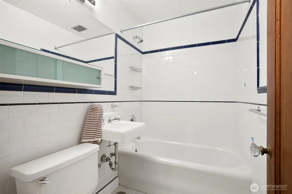 408 Bellevue Ave E, Seattle, WA 98102