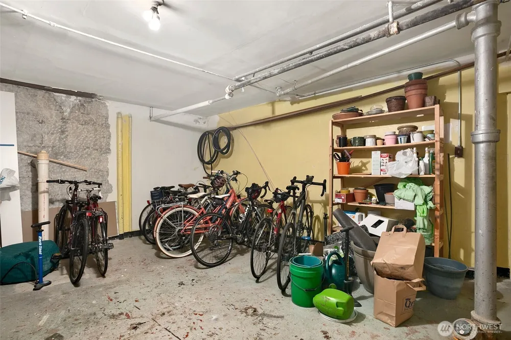 408 Bellevue Ave E, Seattle, WA 98102