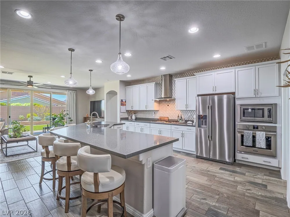 10425 Amulet Ridge Ct, Las Vegas, NV 89149