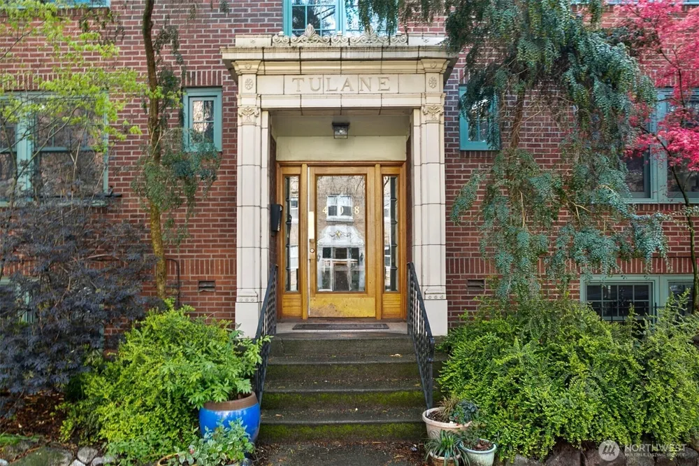 408 Bellevue Ave E, Seattle, WA 98102