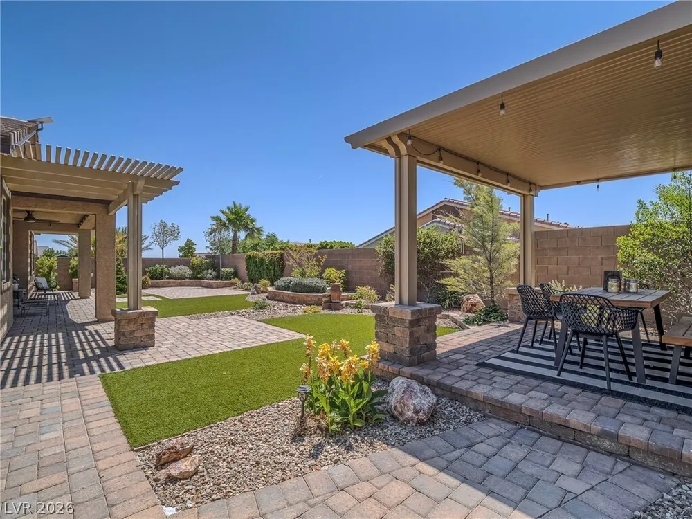 10425 Amulet Ridge Ct, Las Vegas, NV 89149