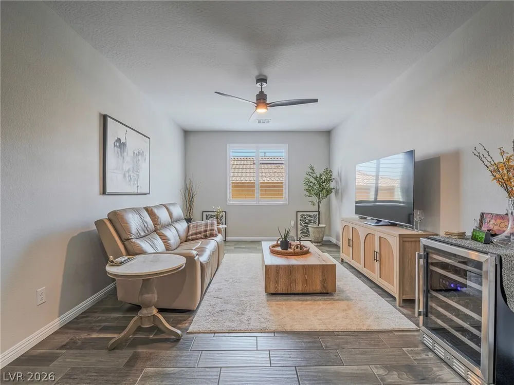 10425 Amulet Ridge Ct, Las Vegas, NV 89149