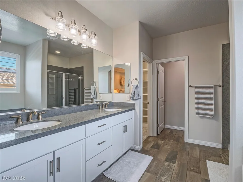 10425 Amulet Ridge Ct, Las Vegas, NV 89149