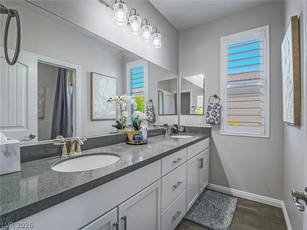 10425 Amulet Ridge Ct, Las Vegas, NV 89149