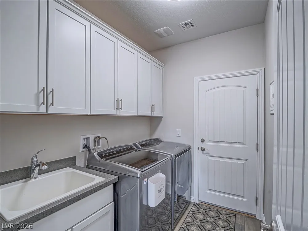 10425 Amulet Ridge Ct, Las Vegas, NV 89149