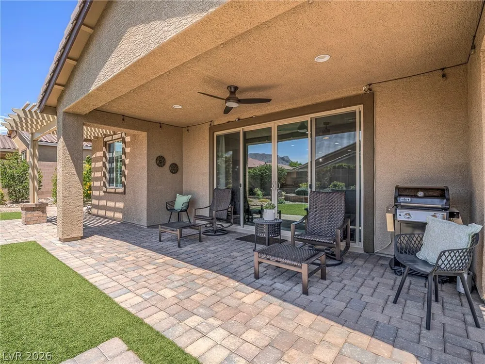 10425 Amulet Ridge Ct, Las Vegas, NV 89149