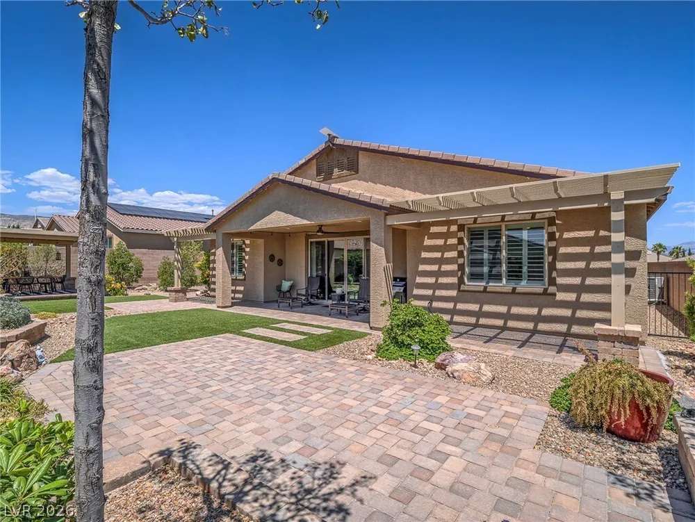 10425 Amulet Ridge Ct, Las Vegas, NV 89149