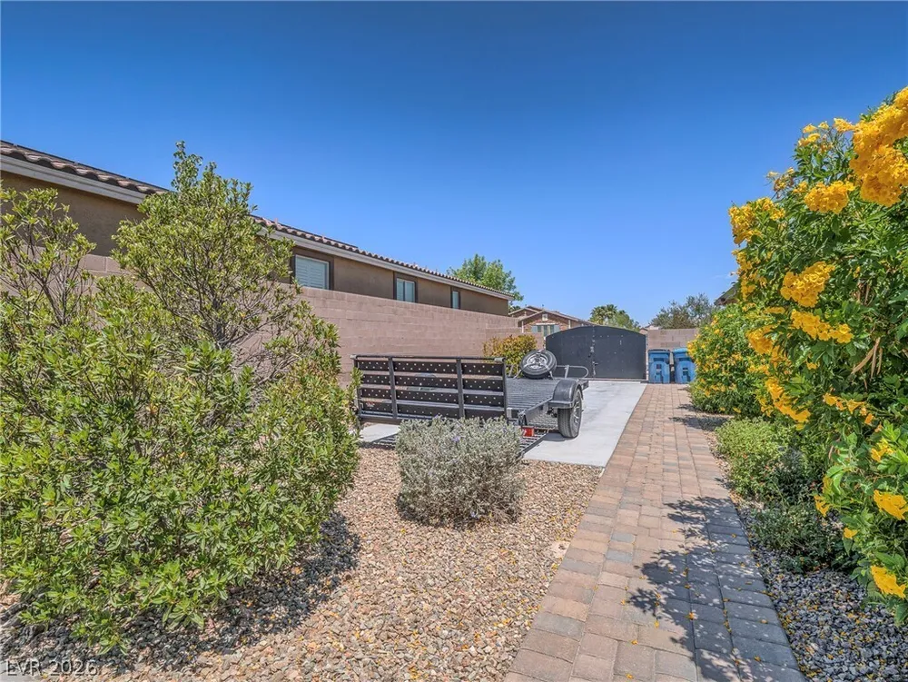 10425 Amulet Ridge Ct, Las Vegas, NV 89149
