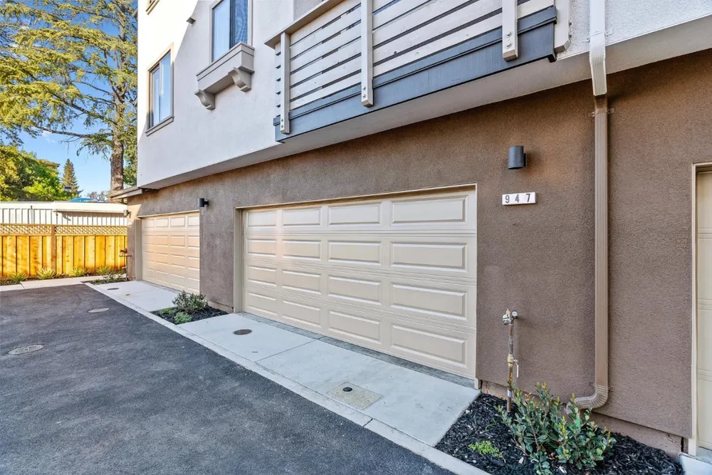 947 Woodside Rd, Redwood City, CA 94061