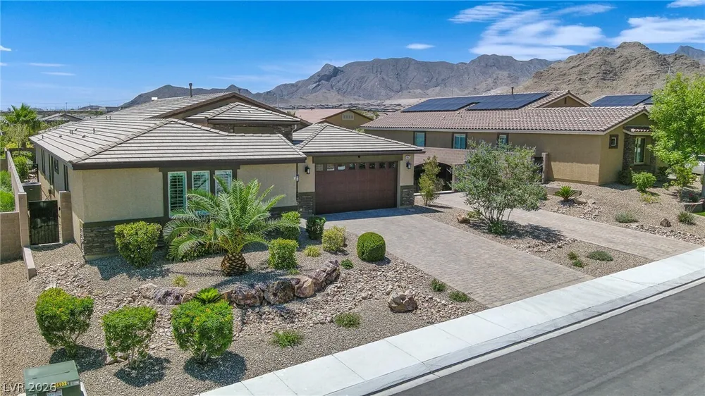 10425 Amulet Ridge Ct, Las Vegas, NV 89149