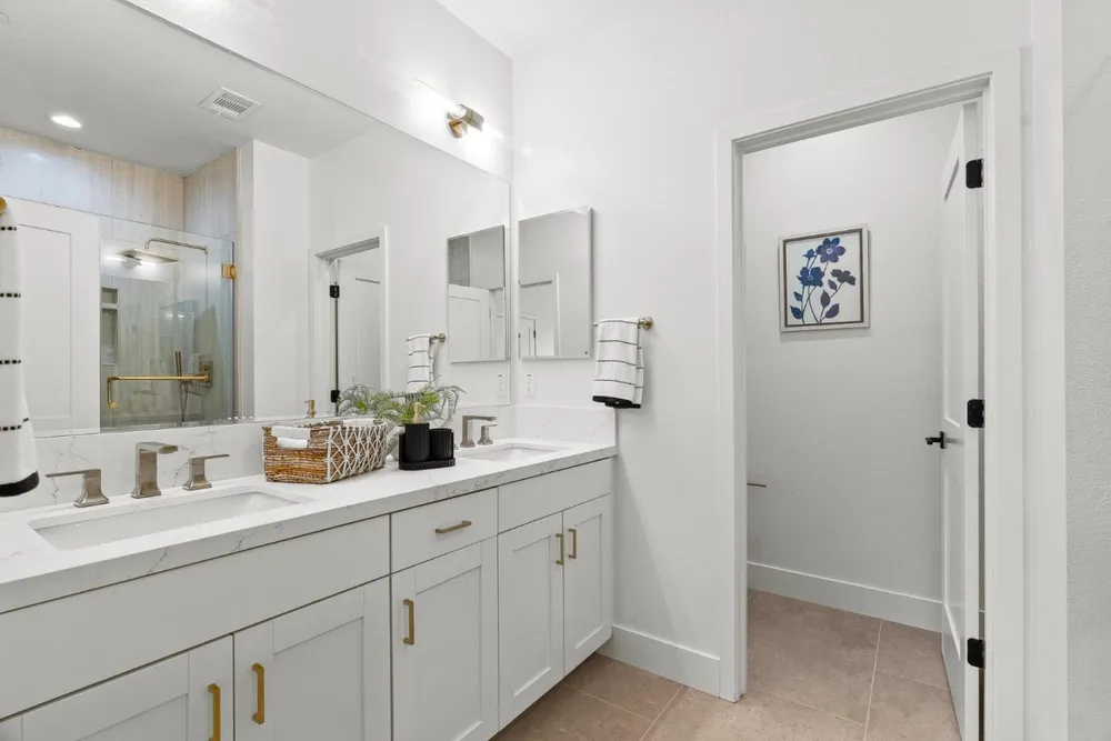947 Woodside Rd, Redwood City, CA 94061