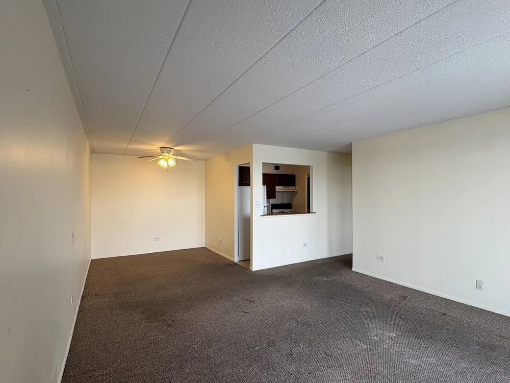 9074 W Terrace Dr, Niles, IL 60714