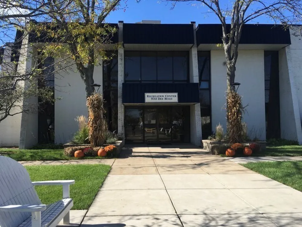 9074 W Terrace Dr, Niles, IL 60714