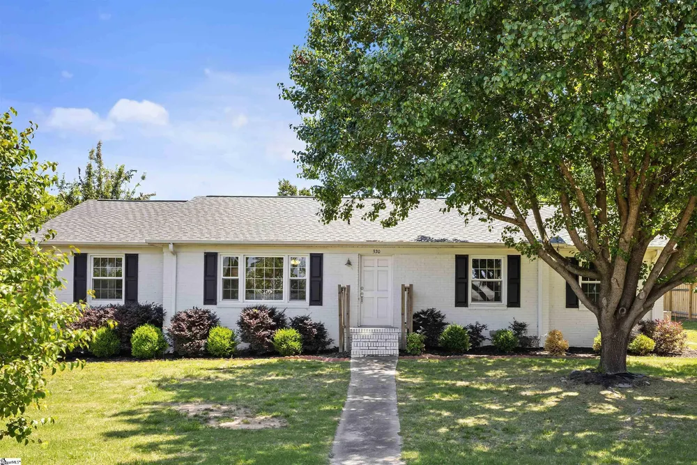 320 Mitchell Rd, Greenville, SC 29615