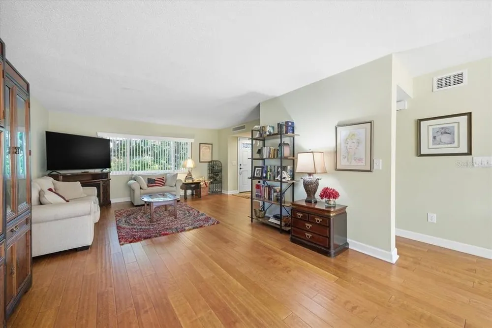10603 Carrollbrook Way, Tampa, FL 33618