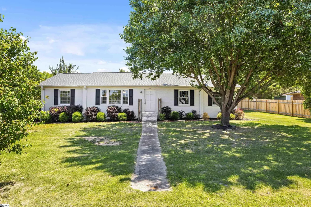 320 Mitchell Rd, Greenville, SC 29615