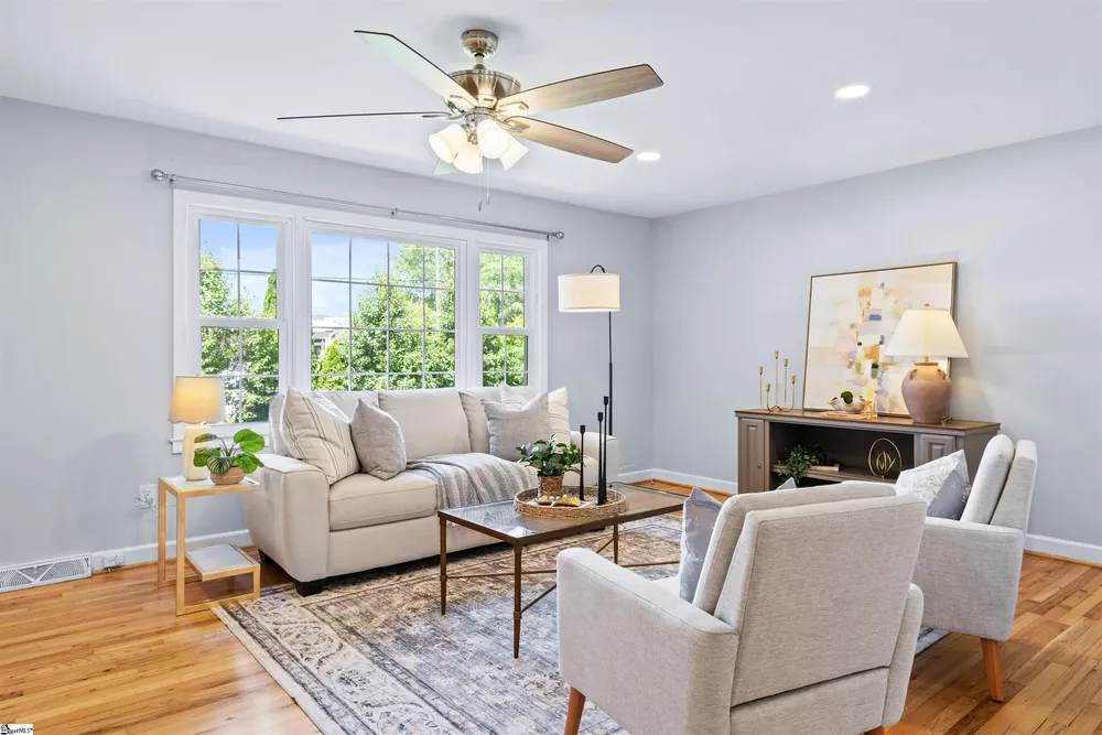 320 Mitchell Rd, Greenville, SC 29615