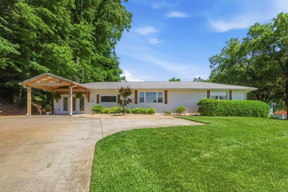 498 Cedar St, Dalton, GA 30720