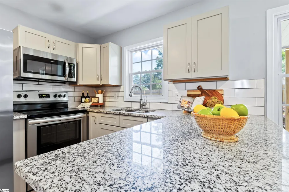 320 Mitchell Rd, Greenville, SC 29615