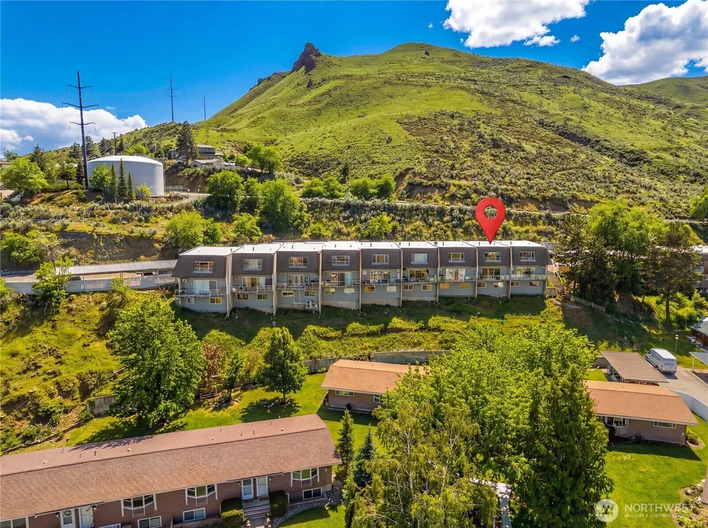 1818 Skyline Dr, Wenatchee, WA 98801