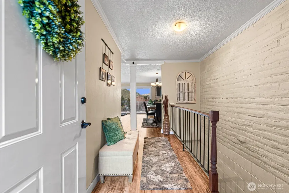 1818 Skyline Dr, Wenatchee, WA 98801