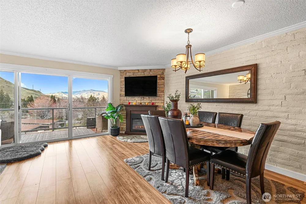 1818 Skyline Dr, Wenatchee, WA 98801