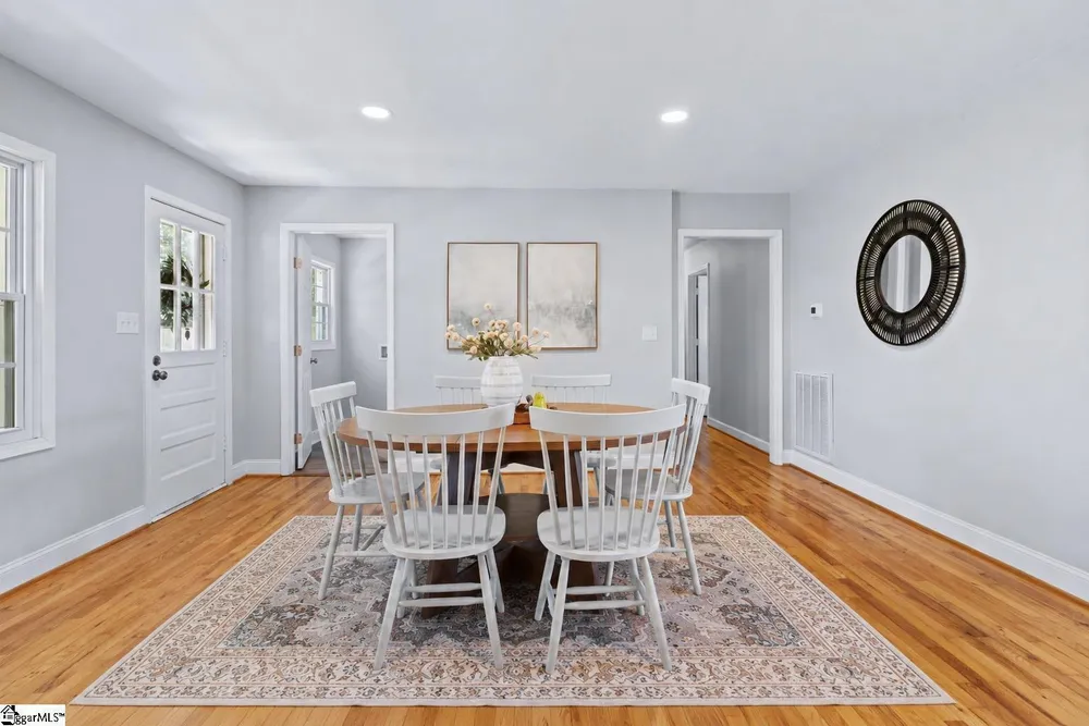 320 Mitchell Rd, Greenville, SC 29615