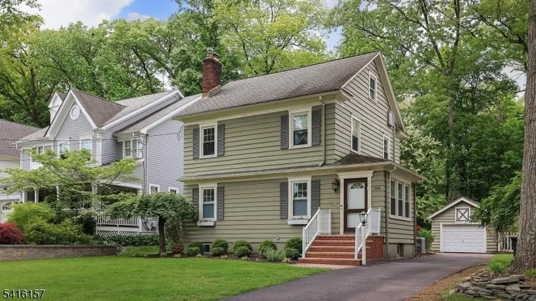 288 Seneca Pl, Westfield, NJ 07090