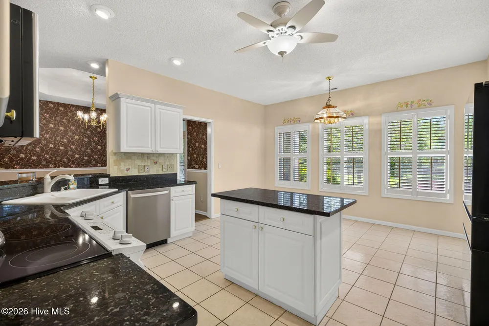 1113 Willow Pond Ln, Leland, NC 28451-7450