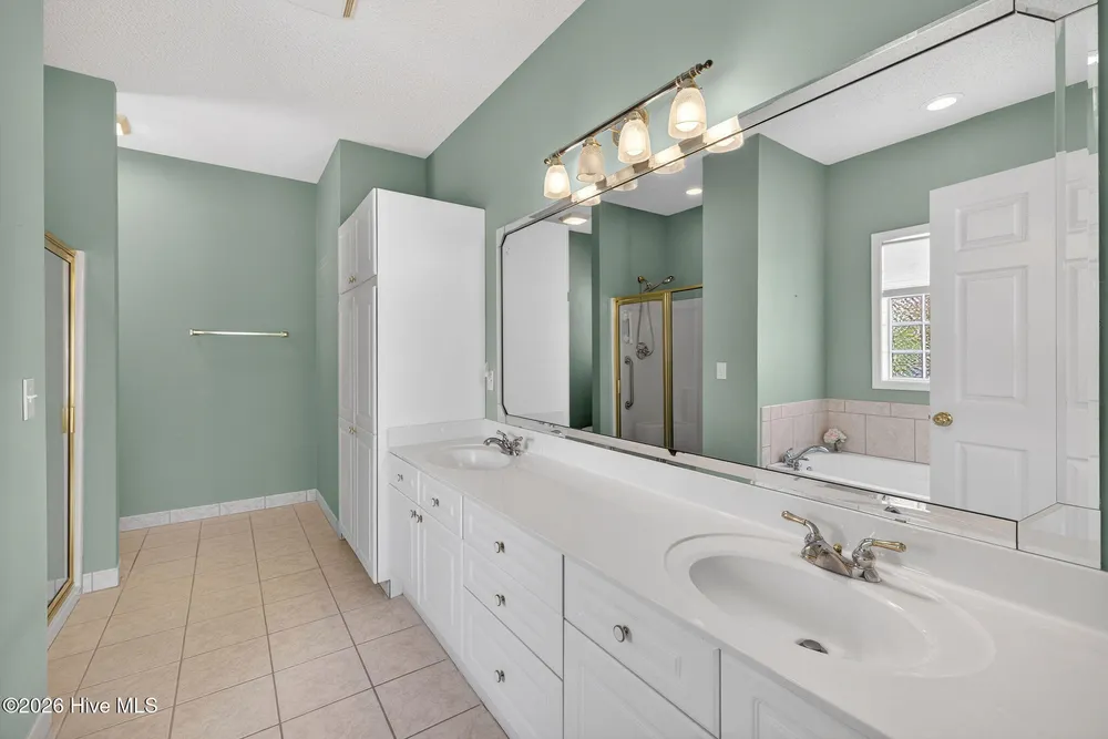 1113 Willow Pond Ln, Leland, NC 28451-7450