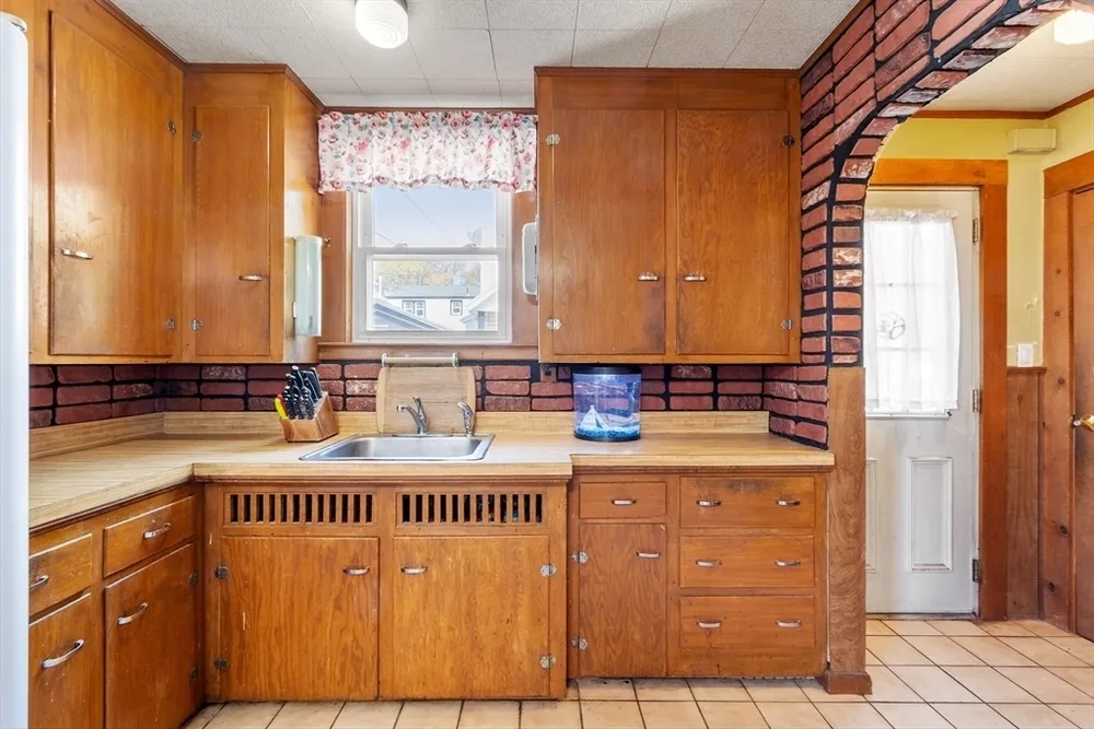 273 Euclid Ave, Lynn, MA 01904