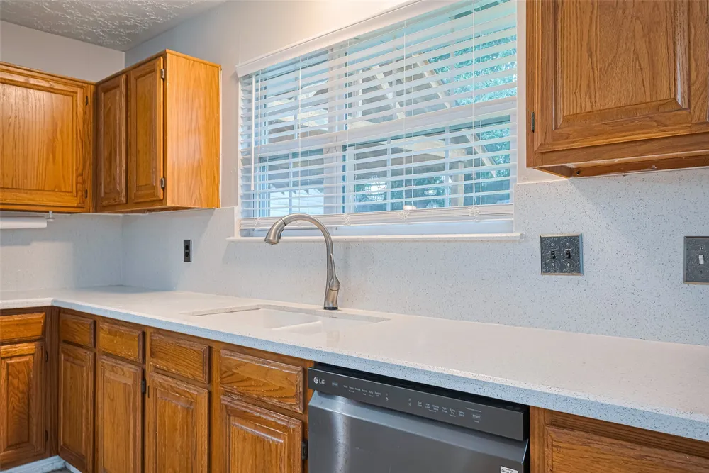 3714 Parkridge Glen Dr, Houston, TX 77082