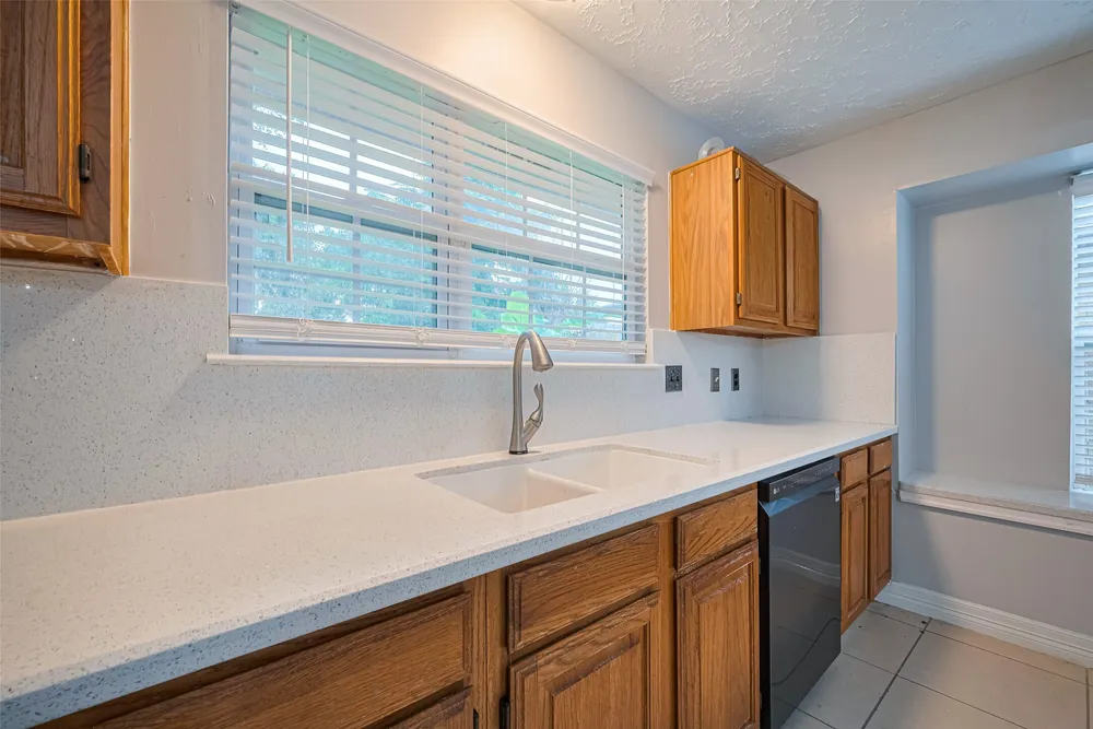 3714 Parkridge Glen Dr, Houston, TX 77082