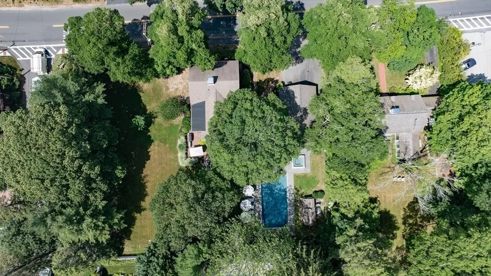 29 Pleasant St, Hingham, MA 02043