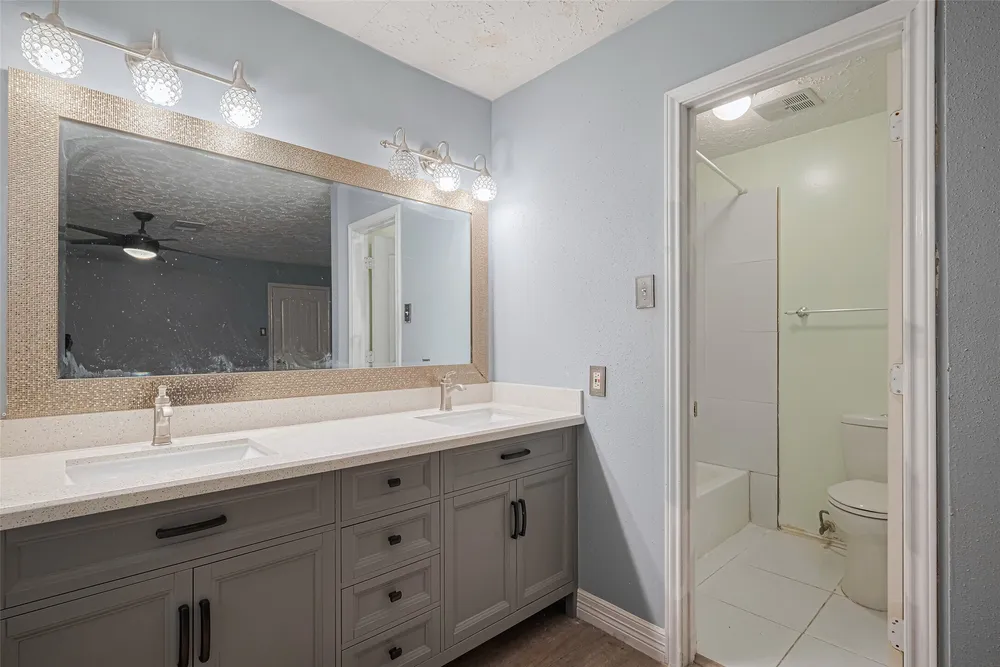 3714 Parkridge Glen Dr, Houston, TX 77082
