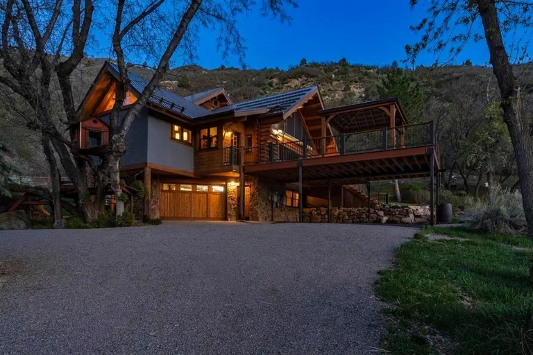 134 Chapman Ln, Durango, CO 81301