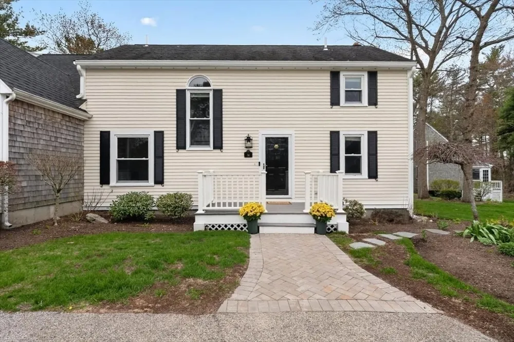 14 Cedarledge Village, Cohasset, MA 02025