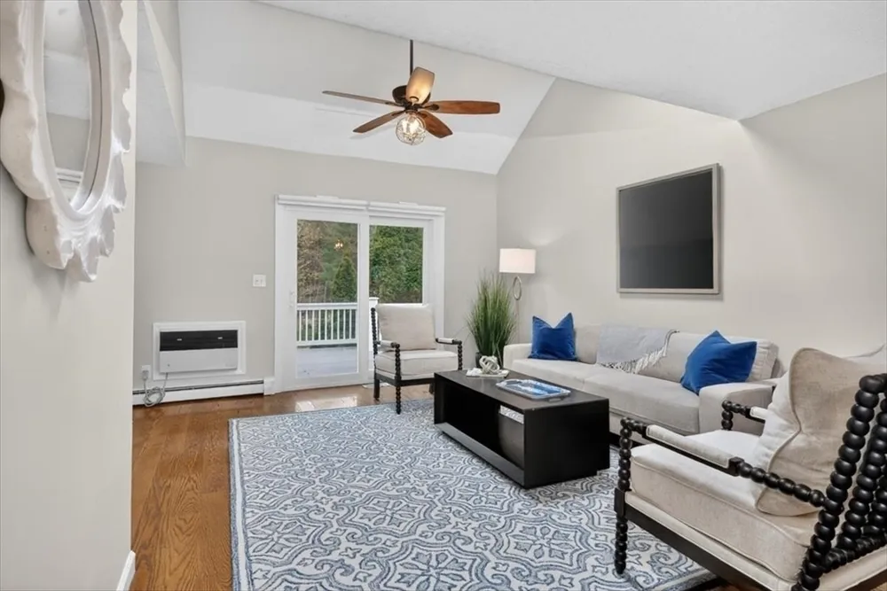 14 Cedarledge Village, Cohasset, MA 02025