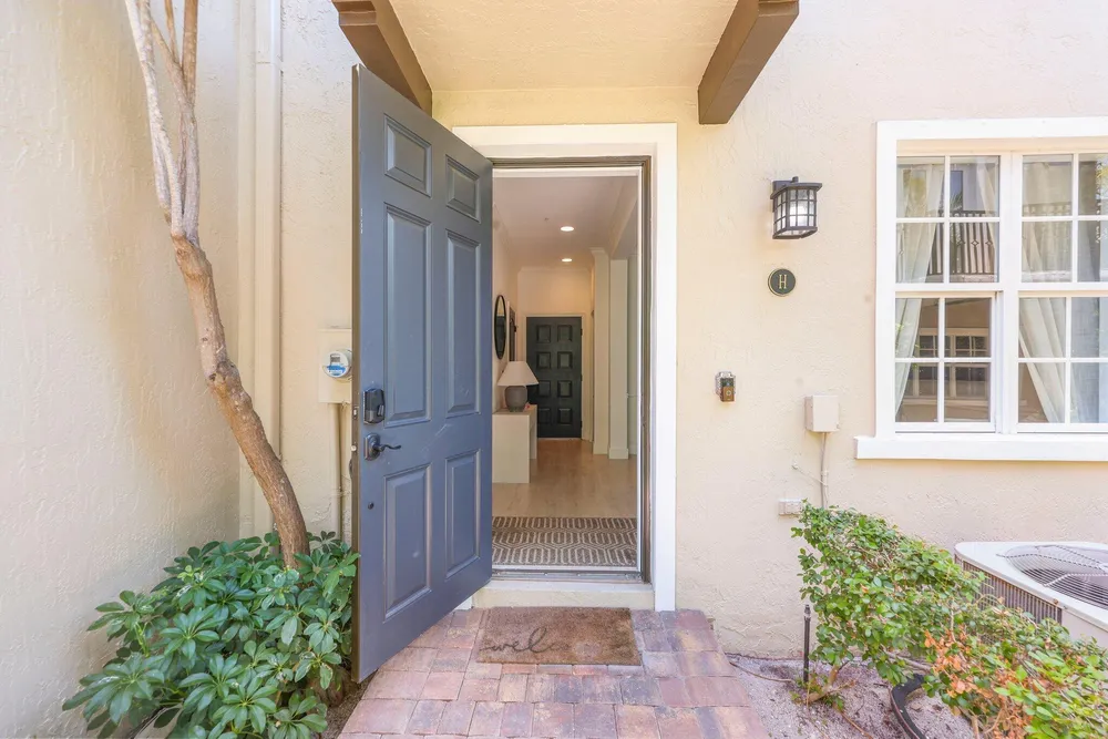 72 SE 6th Ave, Delray Beach, FL 33483