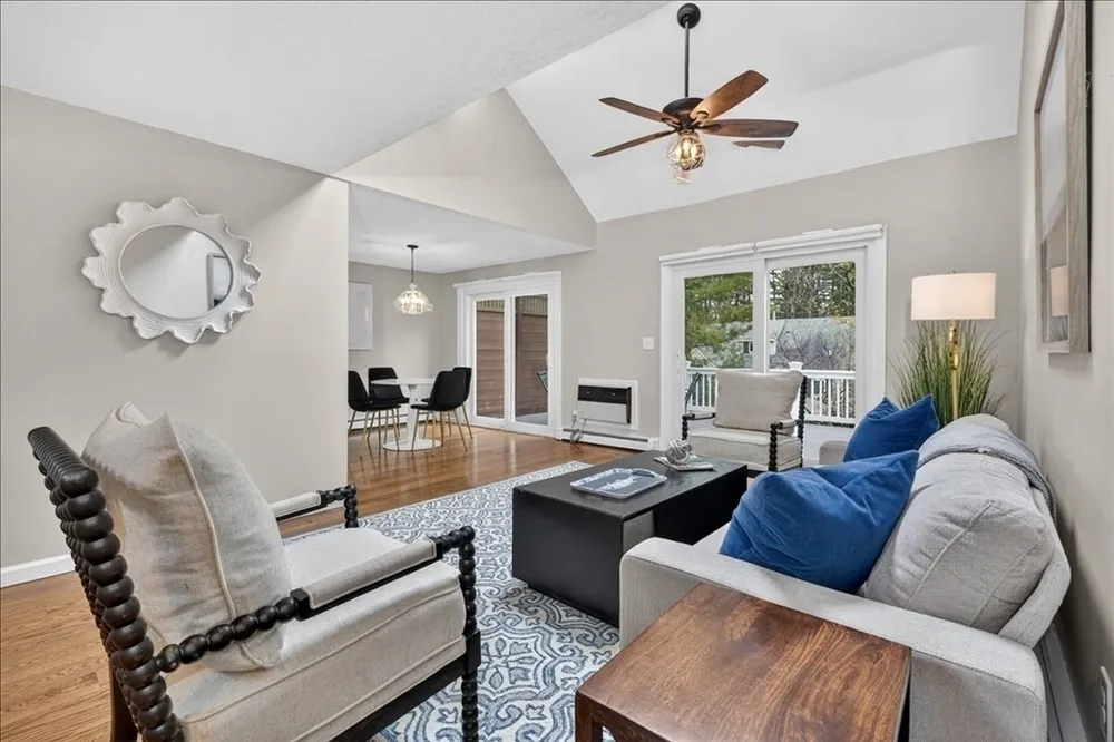 14 Cedarledge Village, Cohasset, MA 02025