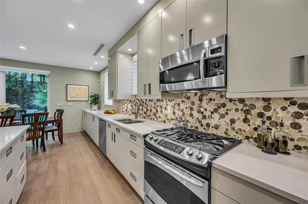 1200 NE 2nd St, Fort Lauderdale, FL 33301