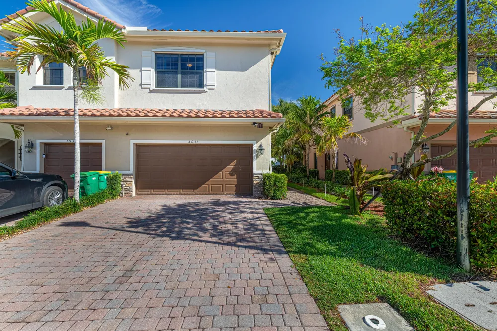 5931 NW 56th Pl, Tamarac, FL 33319