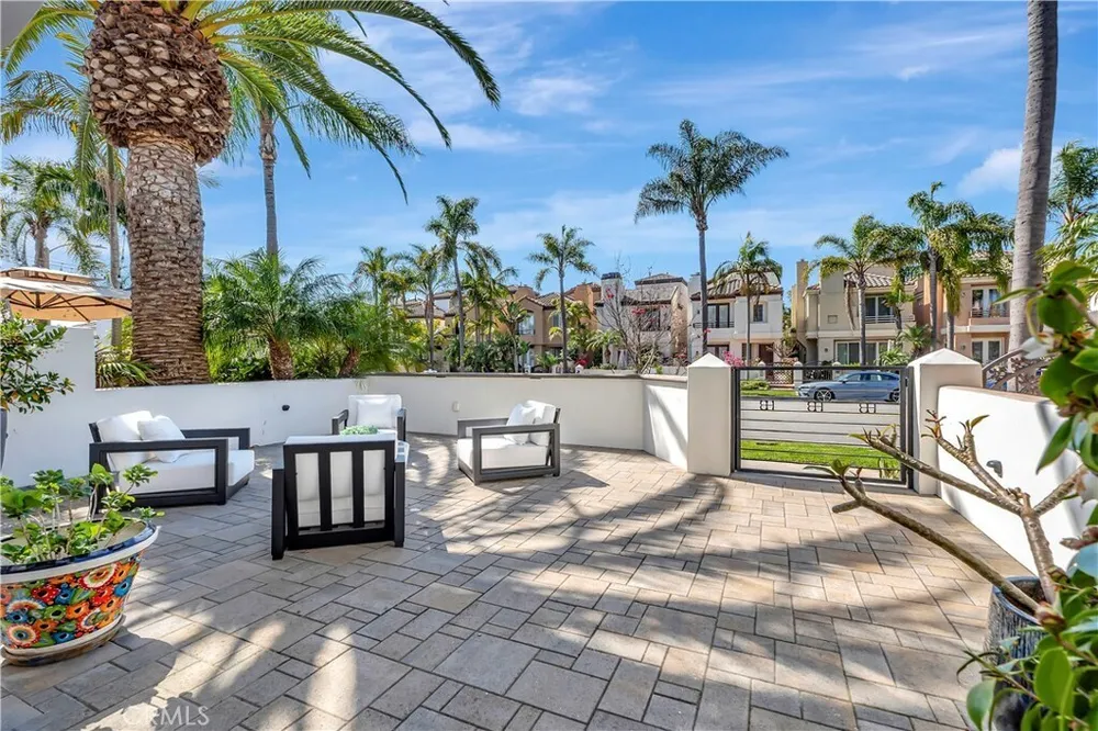620 22nd St, Huntington Beach, CA 92648
