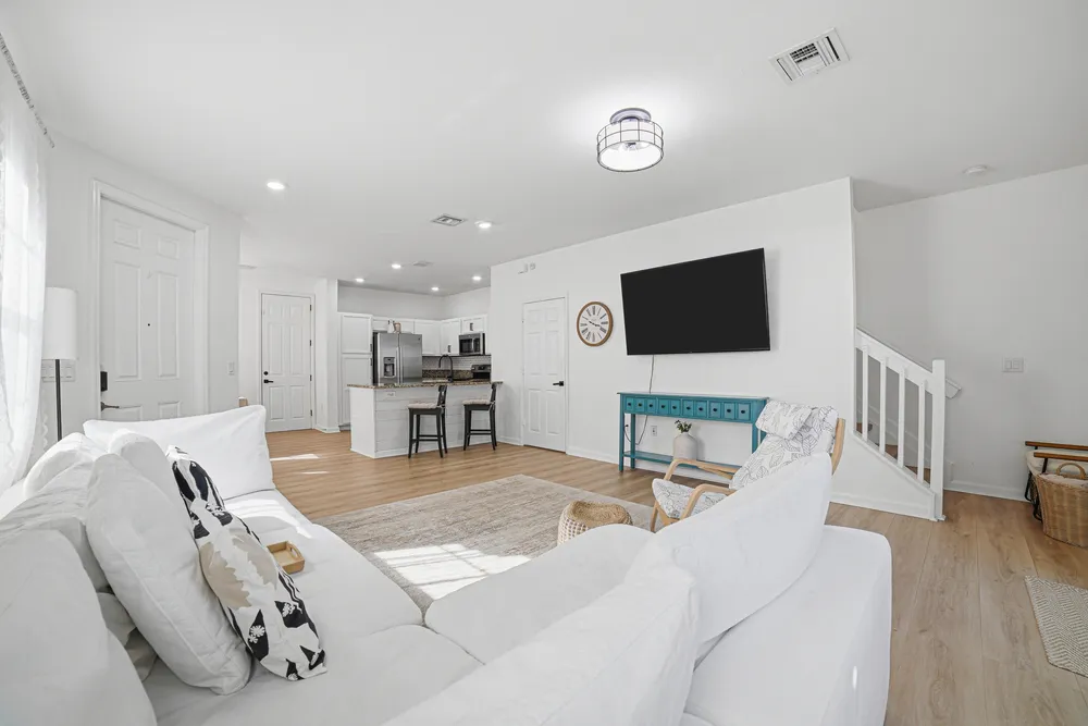 5931 NW 56th Pl, Tamarac, FL 33319